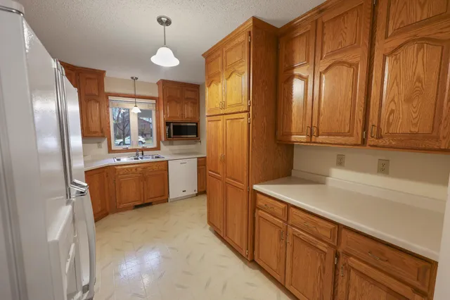 $289,900 | 1208 36th Avenue North, St. Cloud, MN 56303