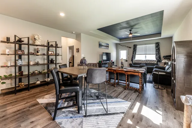 $1,975 | 108 Bobcat Bend, Huntsville, TX 77320