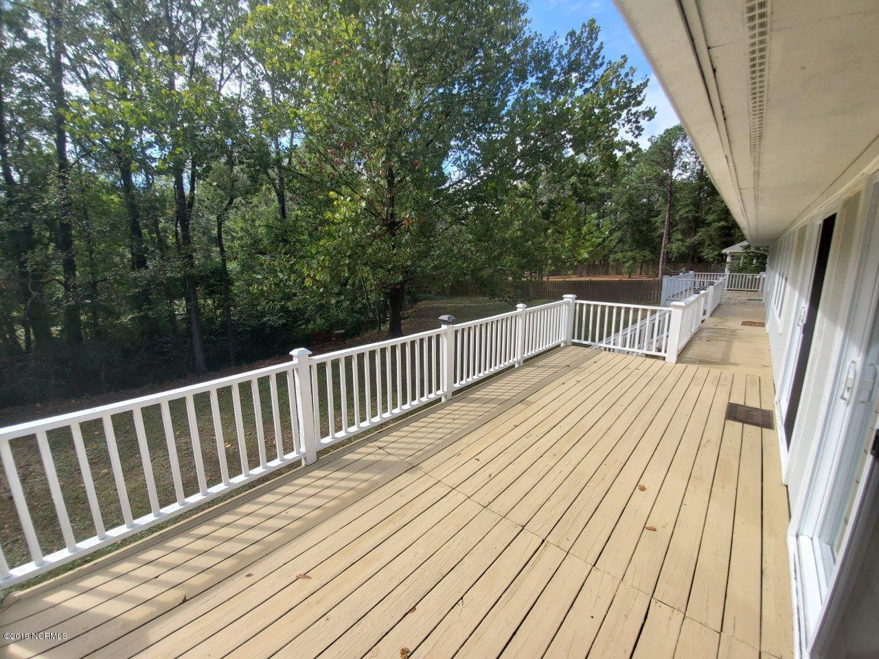 5418 Eastwind Road Wilmington, NC 28403 - Photo 25 of 27 25 rear deck