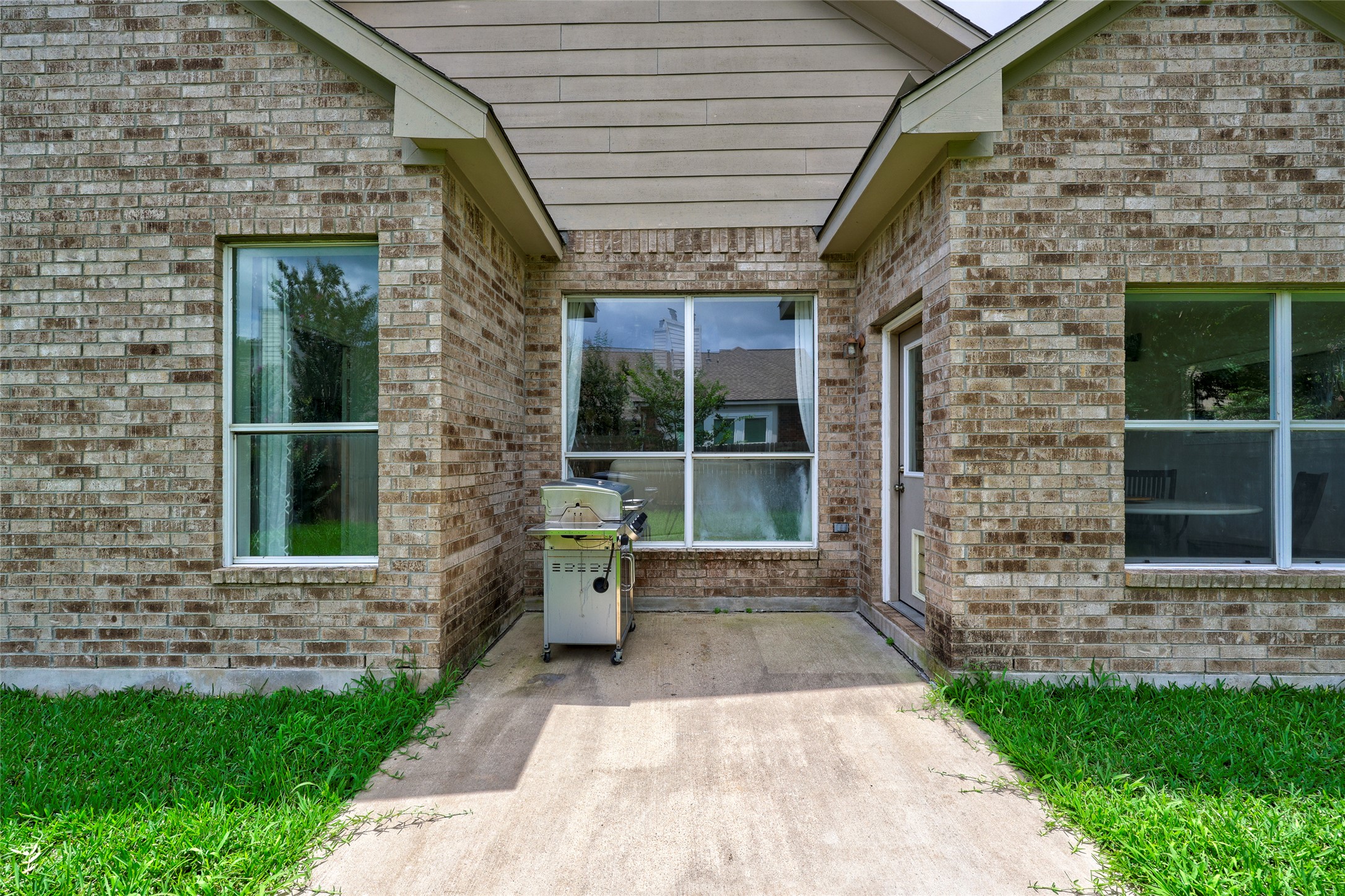 1819 Nelson Ranch Loop Cedar Park, TX 78613 - Photo 32 of 38 Back patio