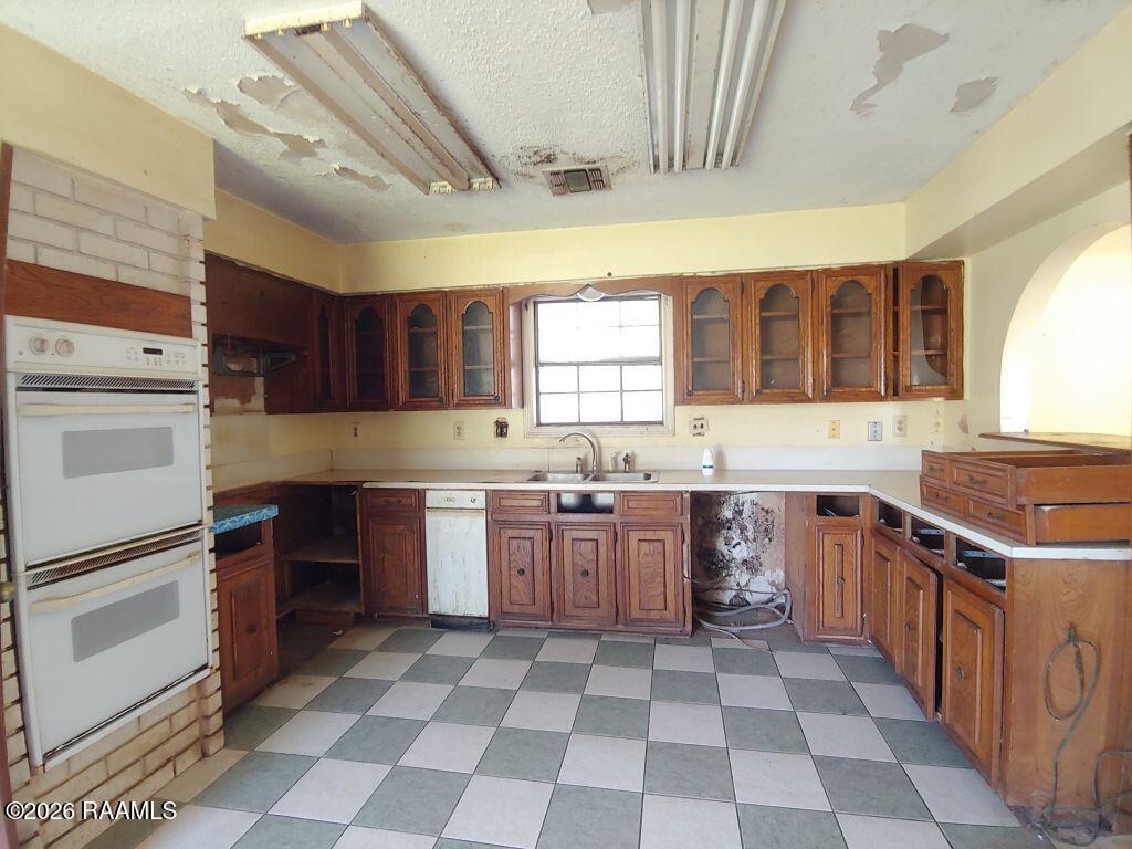4412 Freetown Road New Iberia, LA 70560 - Photo 6 of 24 6 Kitchen