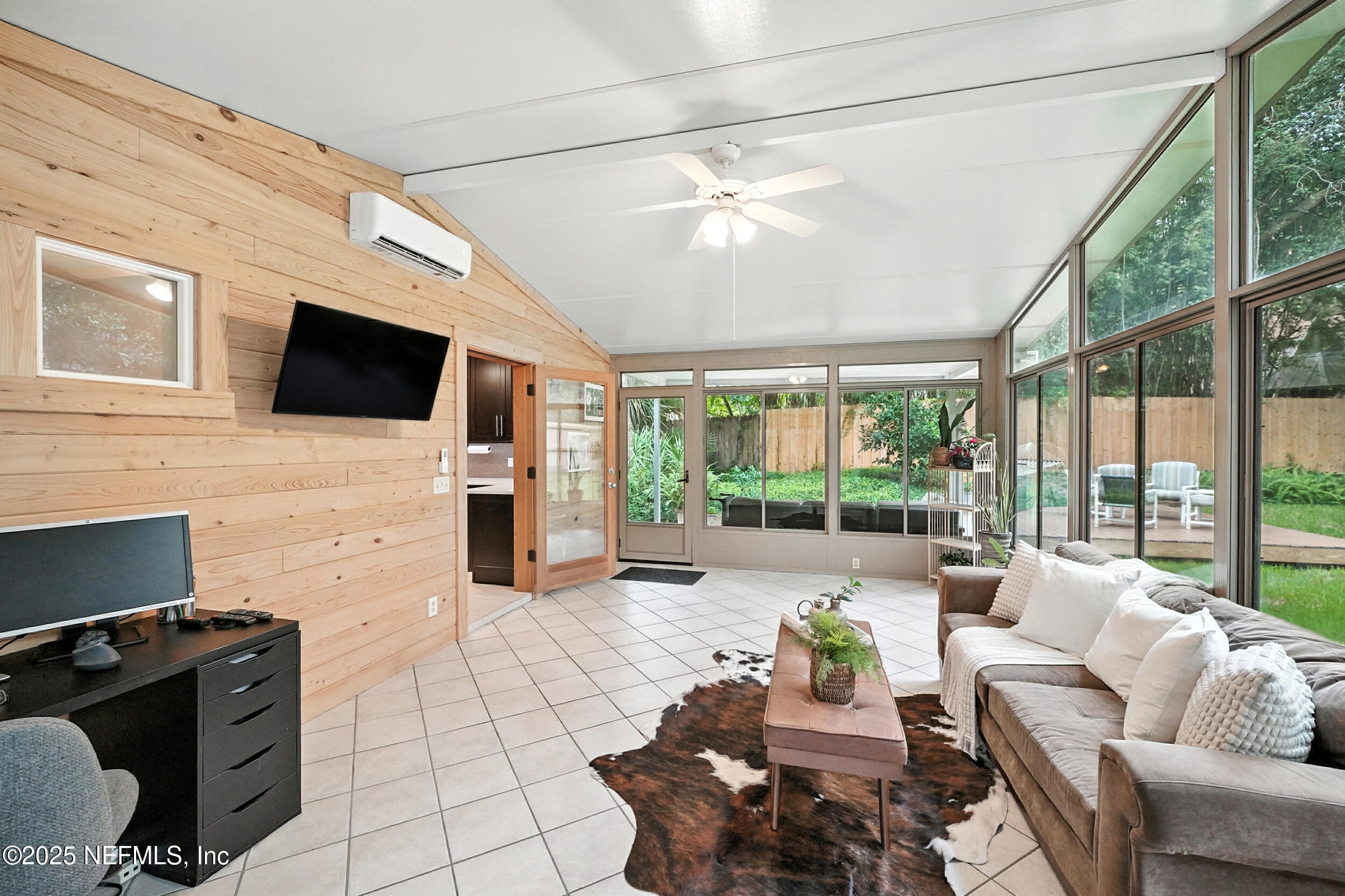 1825 Hickory Lane Atlantic Beach, FL 32233 - Photo 14 of 34 Sunroom/Greatroom