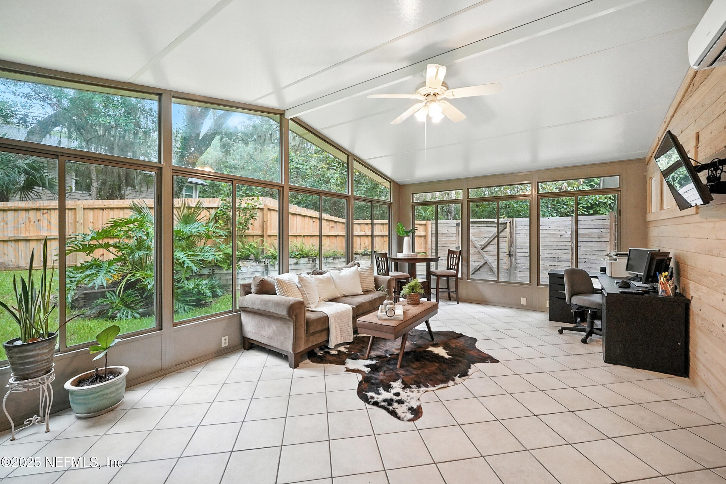 1825 Hickory Lane Atlantic Beach, FL 32233 - Photo 15 of 34 Sunroom/Greatroom