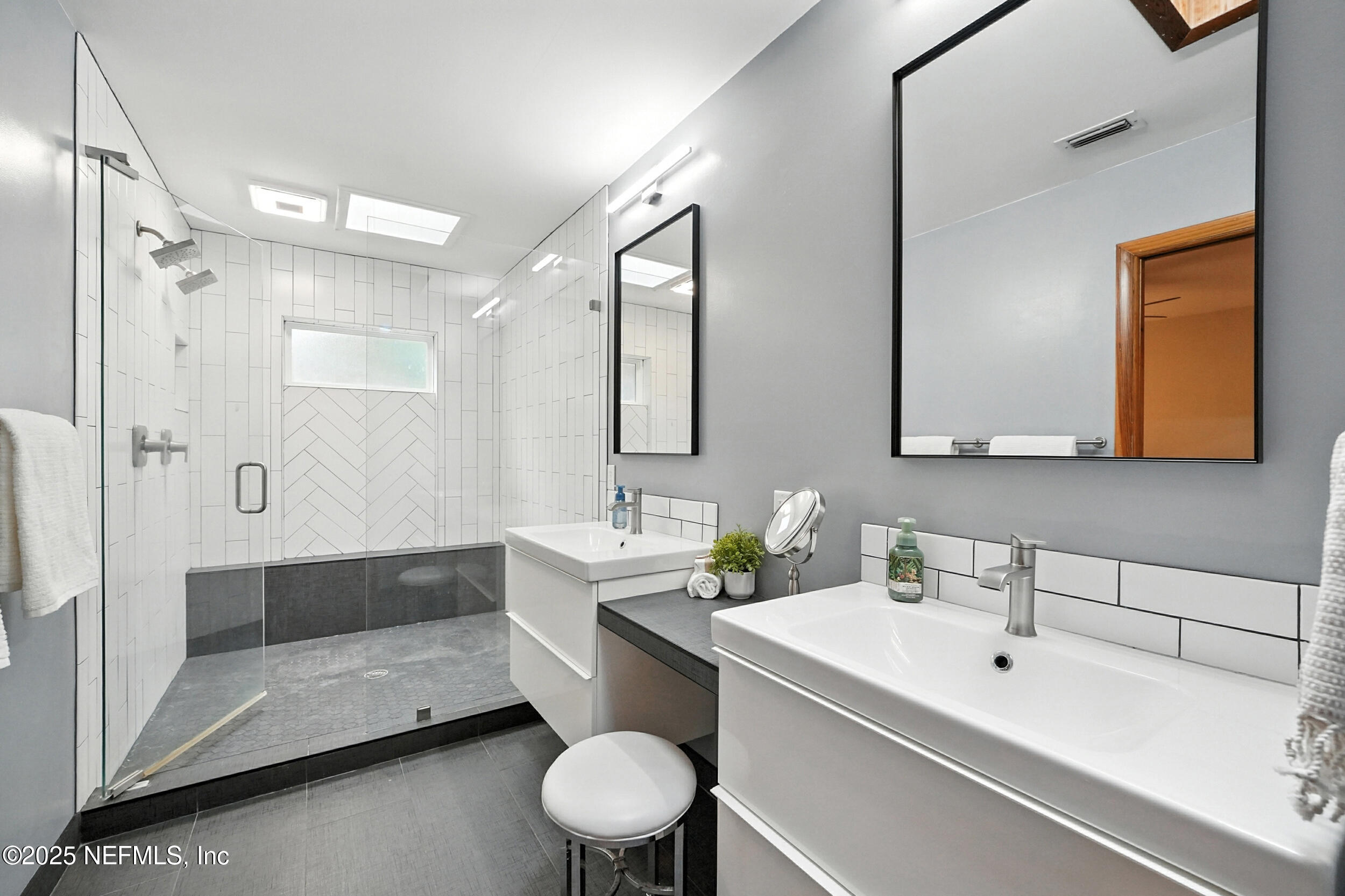 1825 Hickory Lane Atlantic Beach, FL 32233 - Photo 19 of 34 Primary Bathroom