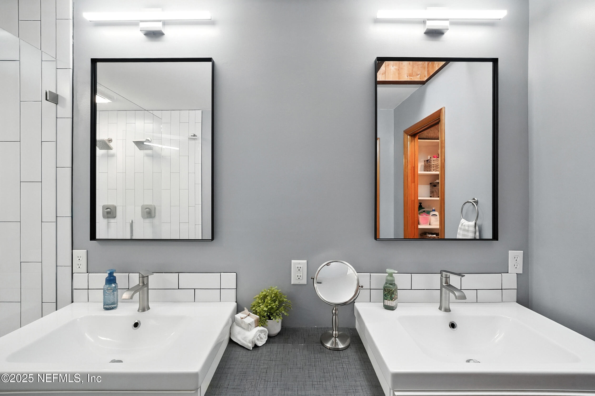 1825 Hickory Lane Atlantic Beach, FL 32233 - Photo 20 of 34 Primary Bathroom