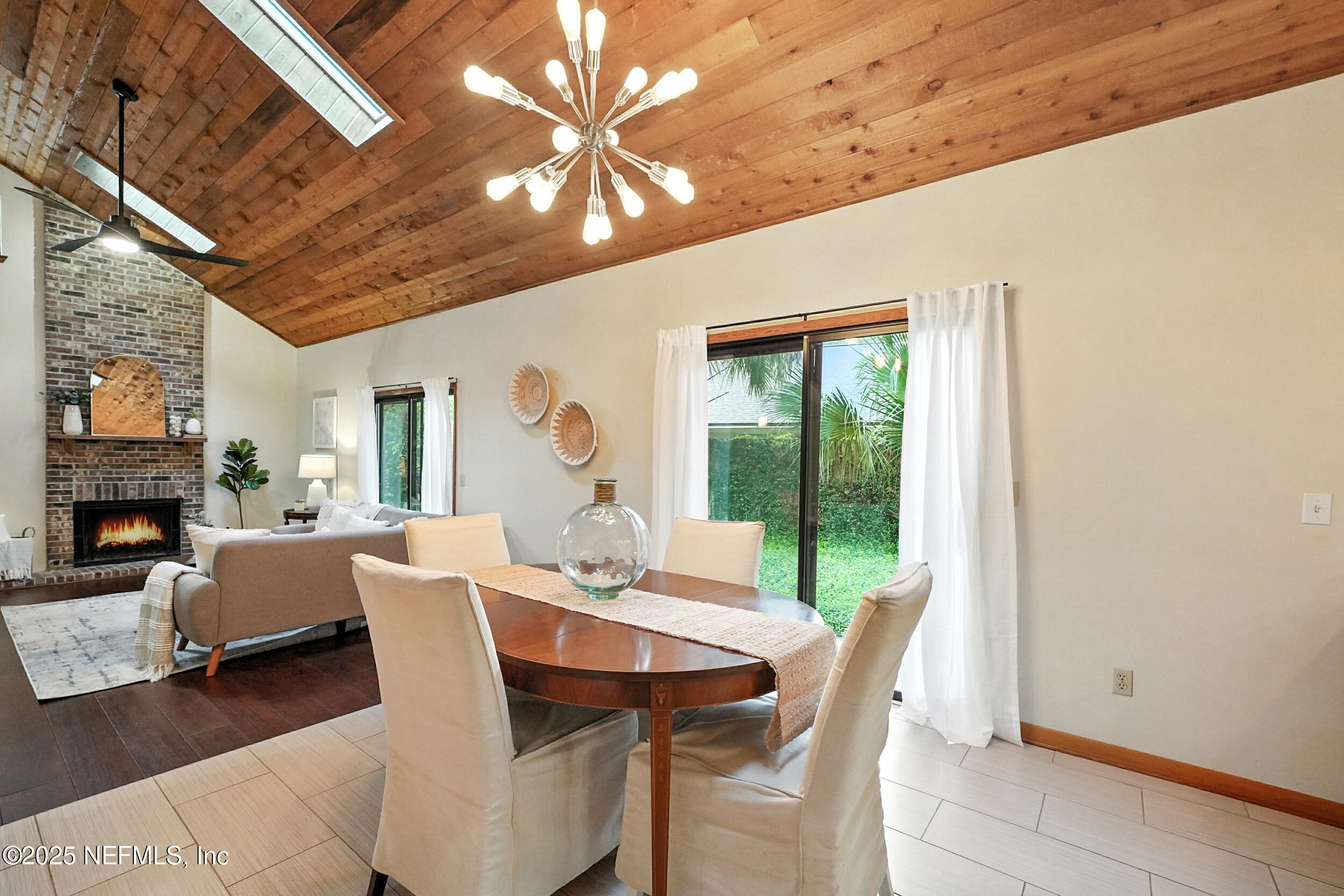 1825 Hickory Lane Atlantic Beach, FL 32233 - Photo 8 of 34 Dining space