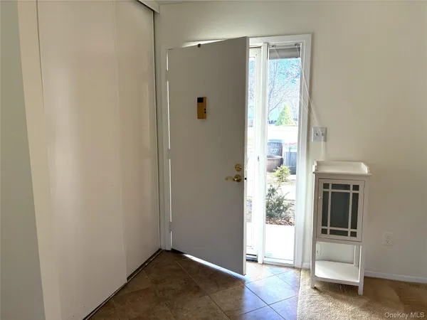$499,000 | 707 Bentley Court, St. James, NY 11780