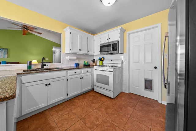 $350,000 | 25032 West McMillin Drive, Channahon, IL 60410