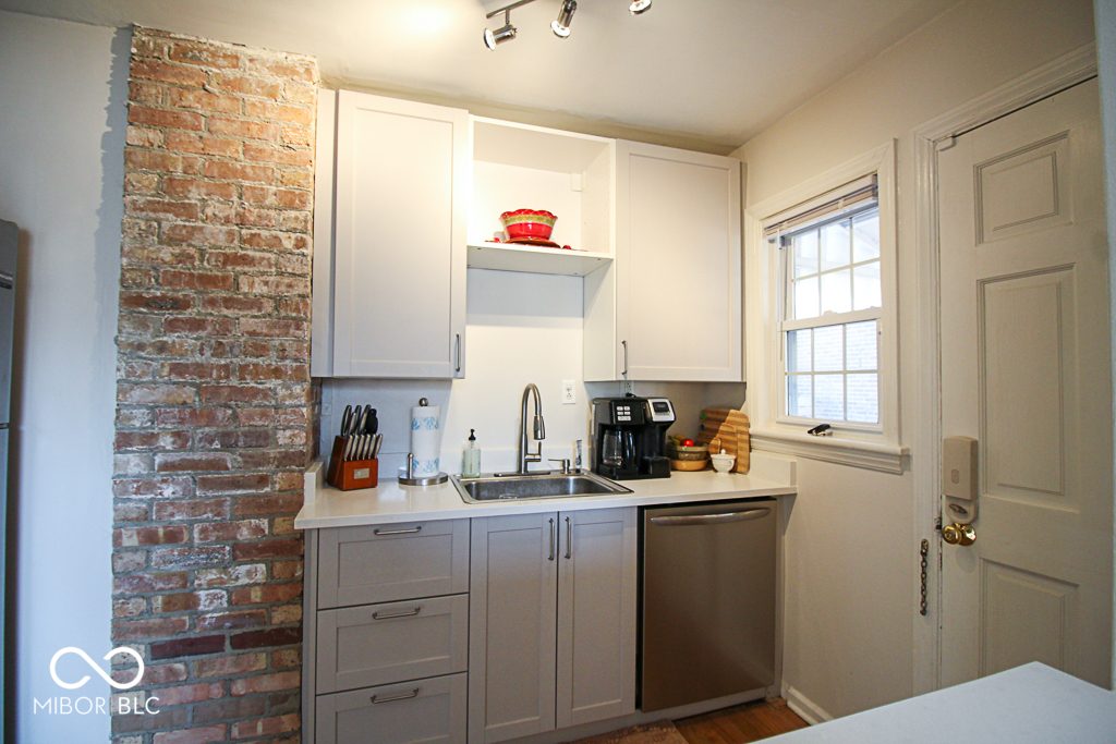 6155 Ralston Avenue Indianapolis, IN 46220 - Photo 8 of 21