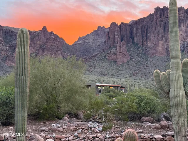 $899,900 | 3083 North Herrala Way, Apache Junction, AZ 85119