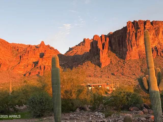 $899,900 | 3083 North Herrala Way, Apache Junction, AZ 85119