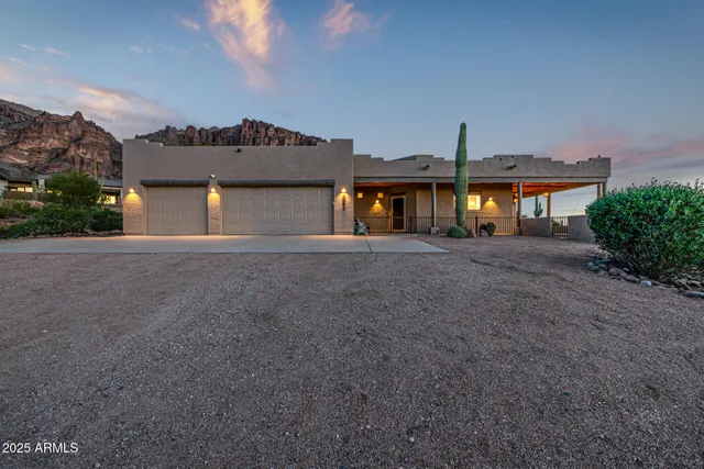 $899,900 | 3083 North Herrala Way, Apache Junction, AZ 85119