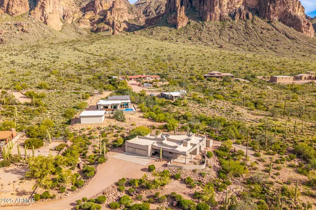 $899,900 | 3083 North Herrala Way, Apache Junction, AZ 85119