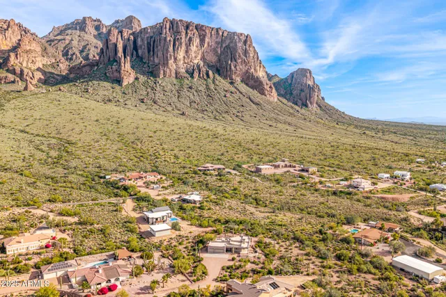 $899,900 | 3083 North Herrala Way, Apache Junction, AZ 85119