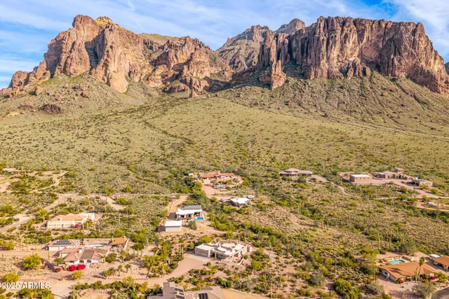 $899,900 | 3083 North Herrala Way, Apache Junction, AZ 85119