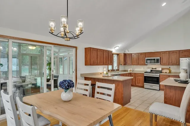 $1,159,000 | 25 Glenridge Drive, Bedford, MA 01730