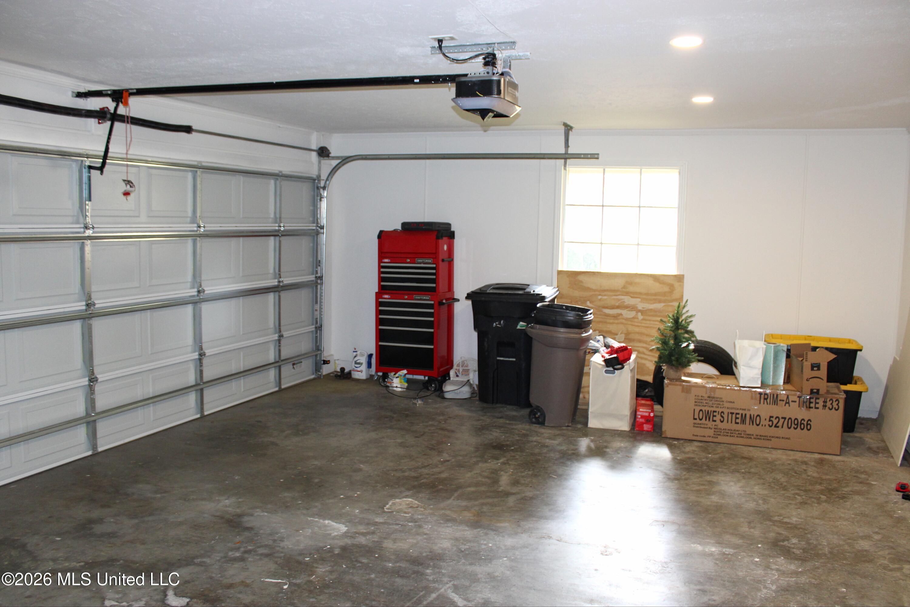 3918 Rhymes Place Jackson, MS 39211 - Photo 35 of 44 Garage