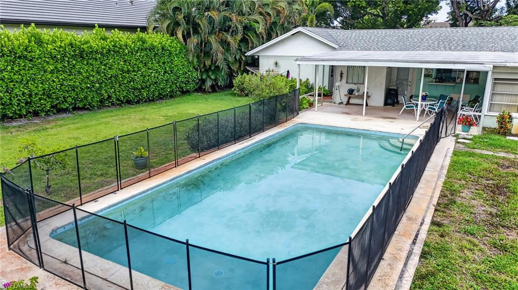 1608 Crayton Road Naples, FL 34102 - Photo 30 of 32
