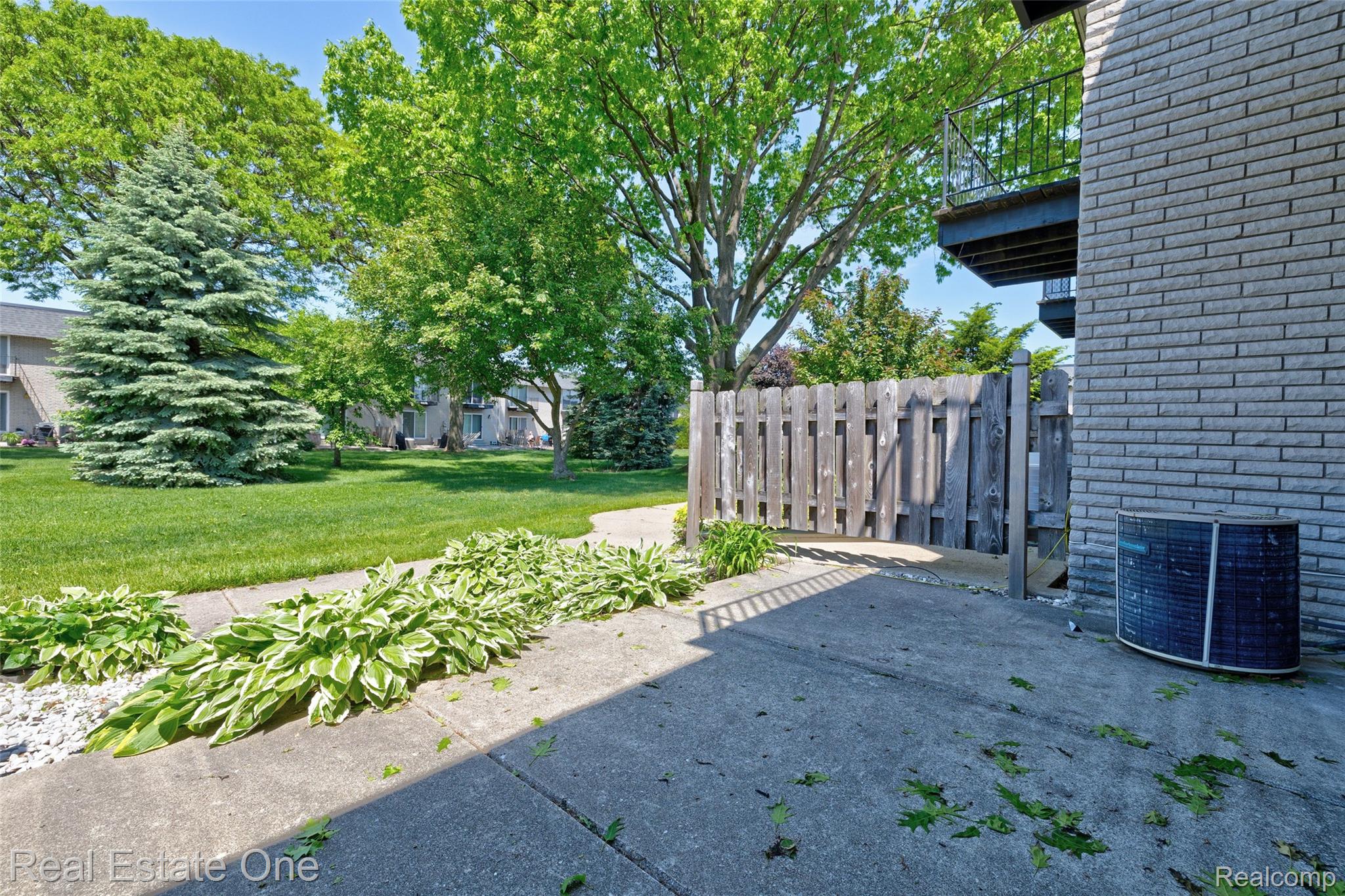 4456 15 Mile Road Sterling Heights, MI 48310 - Photo 28 of 31 30) Back Patio.jpg