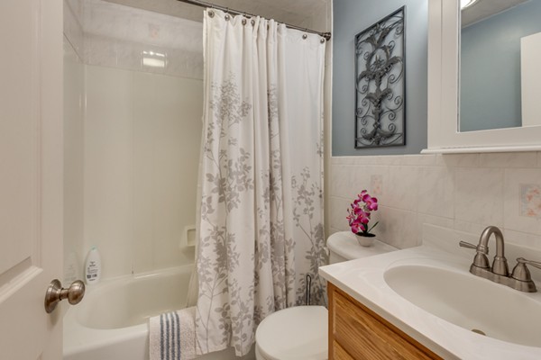 21 Robin Road Wakefield, MA 01880 - Photo 19 of 30 Gallery Image 19
