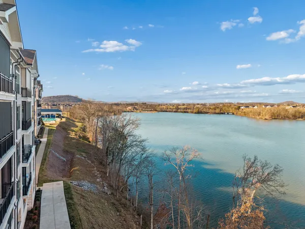 $1,450,000 | 1024 Club View Drive, Unit D202, Gallatin, TN 37066