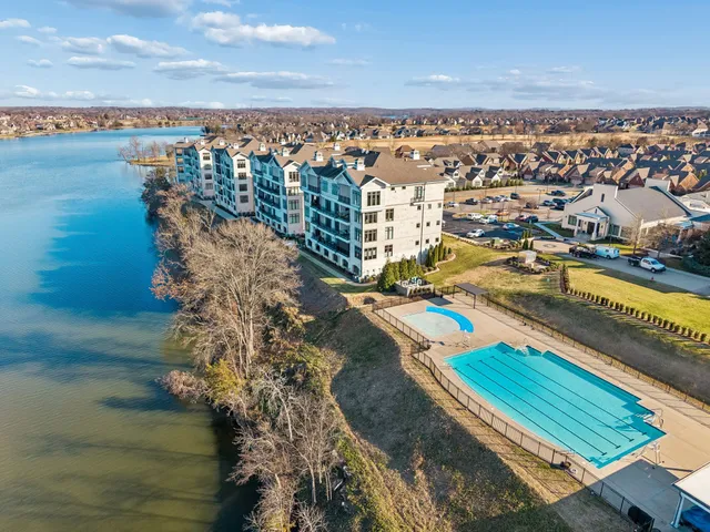$1,500,000 | 1024 Club View Drive, Unit D202, Gallatin, TN 37066
