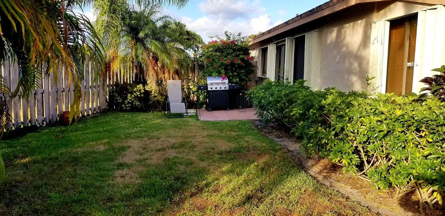 9715 Sunny Isle Circle Boca Raton, FL 33428 - Photo 10 of 15 10