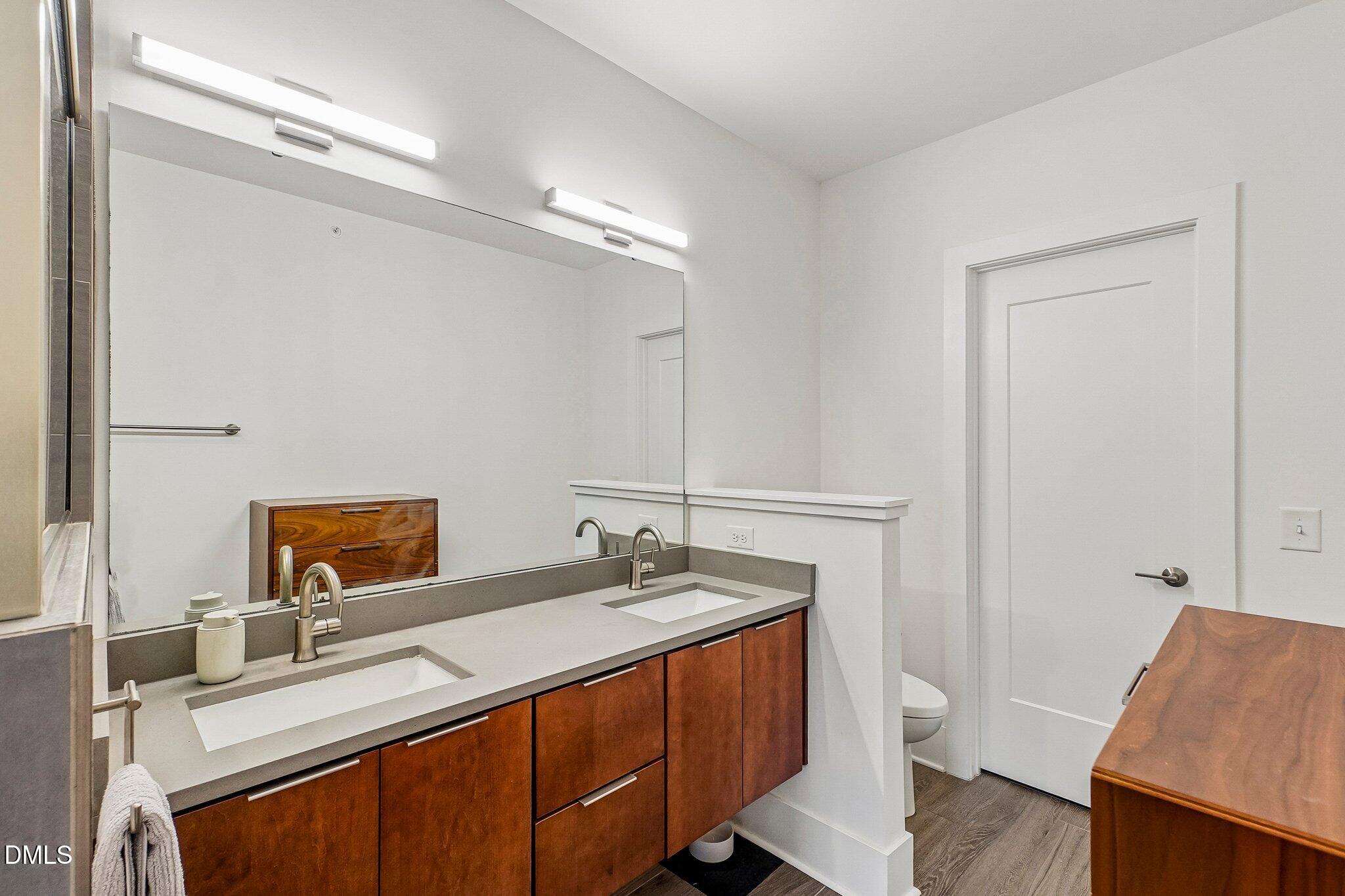 512 Gordon Street, Unit 802 Durham, NC 27701 - Photo 24 of 33 25-web-or-mls-Gordon St 802-S0805-026r