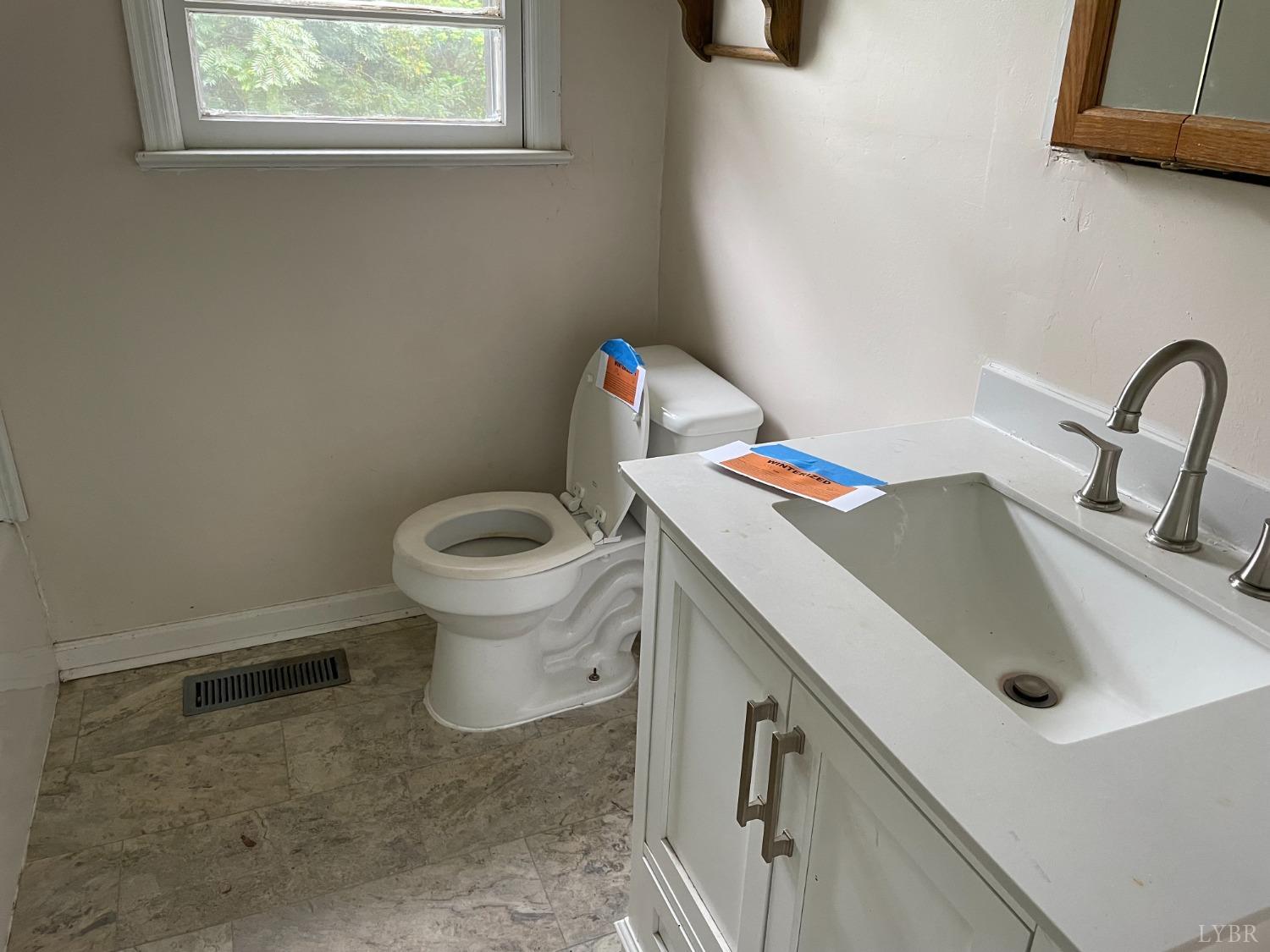 594 Thrashers Creek Road Amherst, VA 24521 - Photo 7 of 17