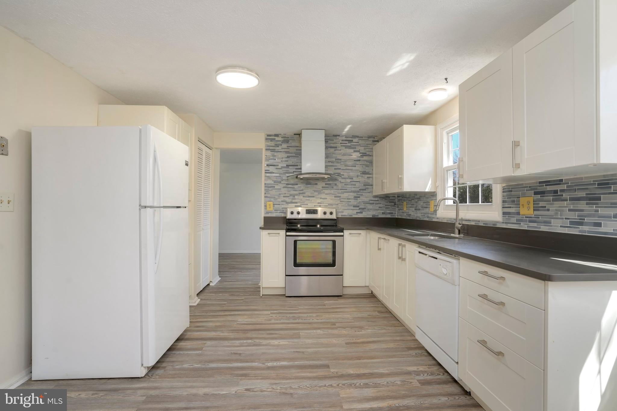 3813 Beech Down Drive Chantilly, VA 20151 - Photo 8 of 46