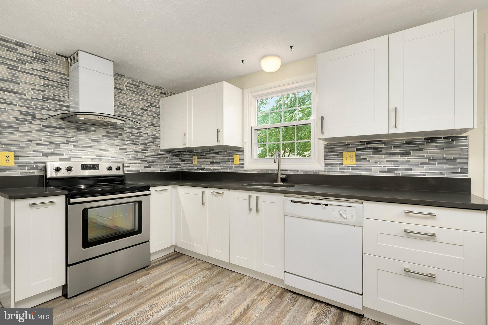 3813 Beech Down Drive Chantilly, VA 20151 - Photo 10 of 46