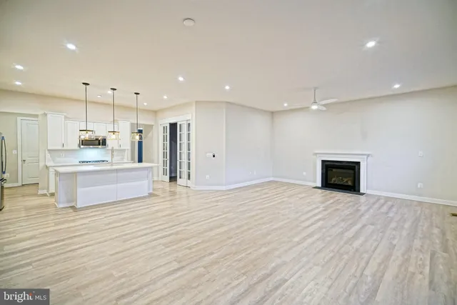 a view of an empty room and window