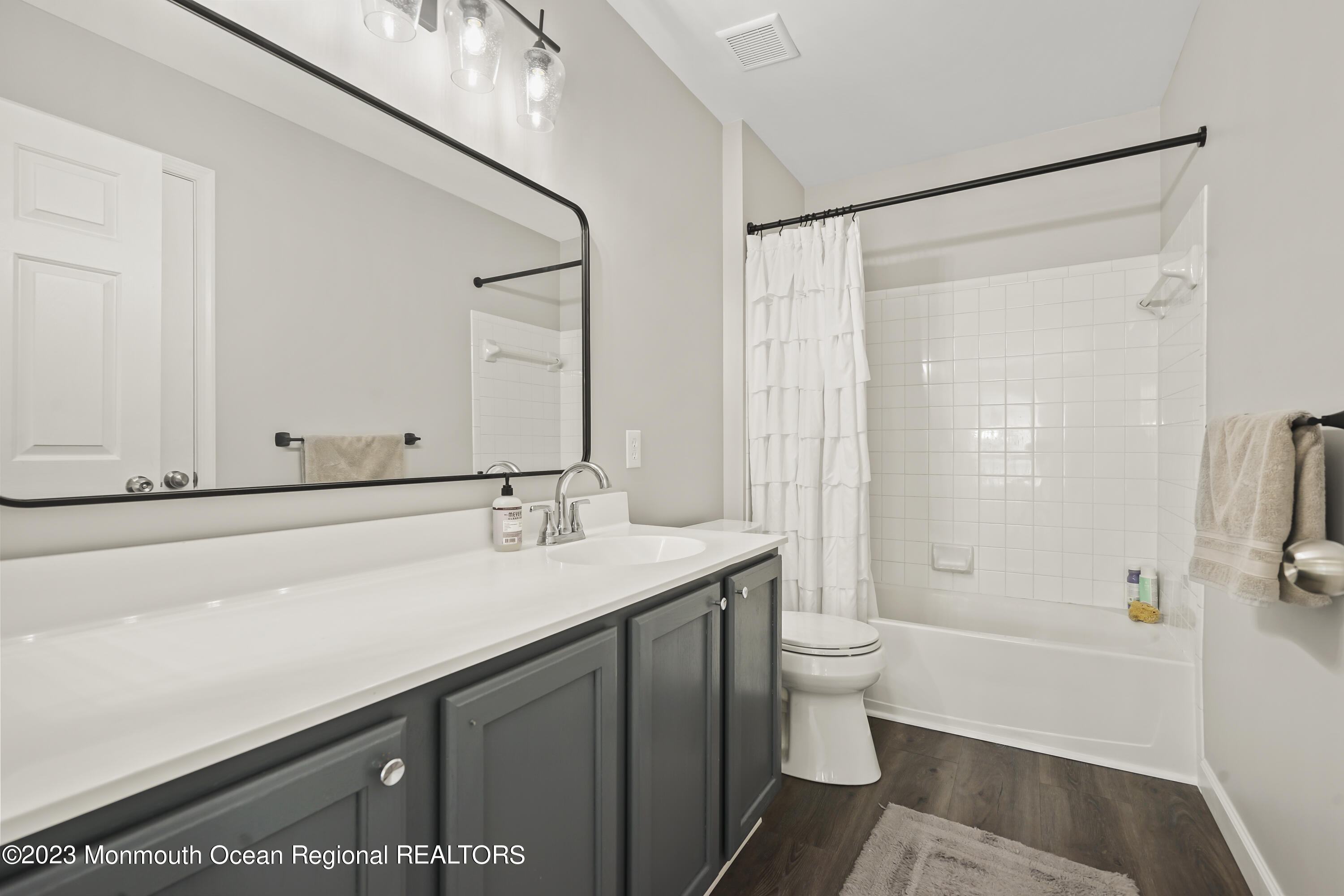 629 Green Grove Road Neptune Township, NJ 07753 - Photo 8 of 16 DSC00402