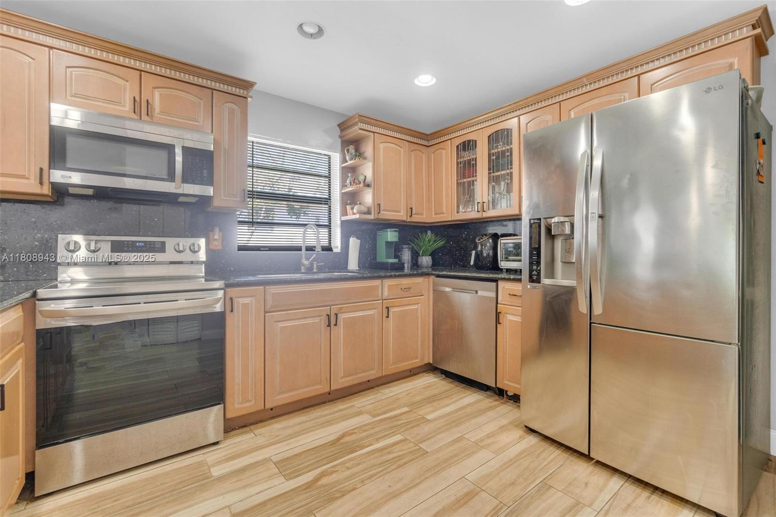2412 Raleigh Street Hollywood, FL 33020 - Photo 12 of 38 Gallery Image 12