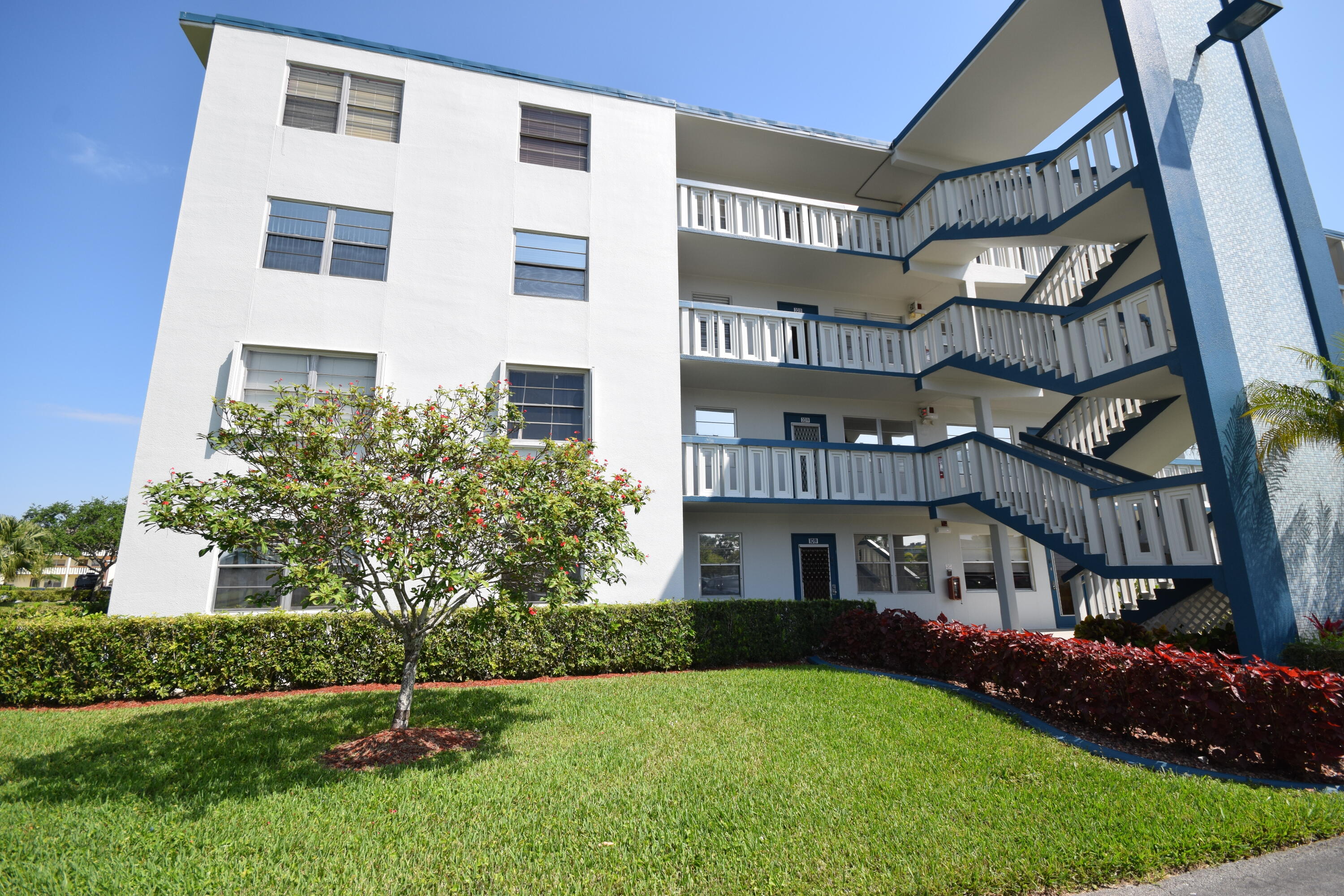 2019 Lincoln A Boca Raton, FL 33434 - Photo 1 of 27 DSC_5673