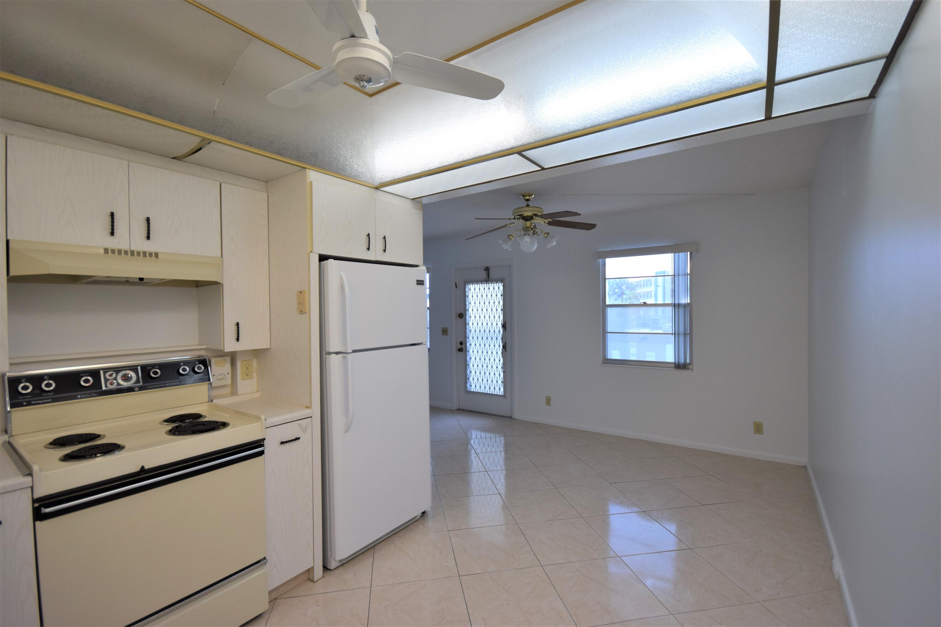 2019 Lincoln A Boca Raton, FL 33434 - Photo 13 of 27 DSC_5670