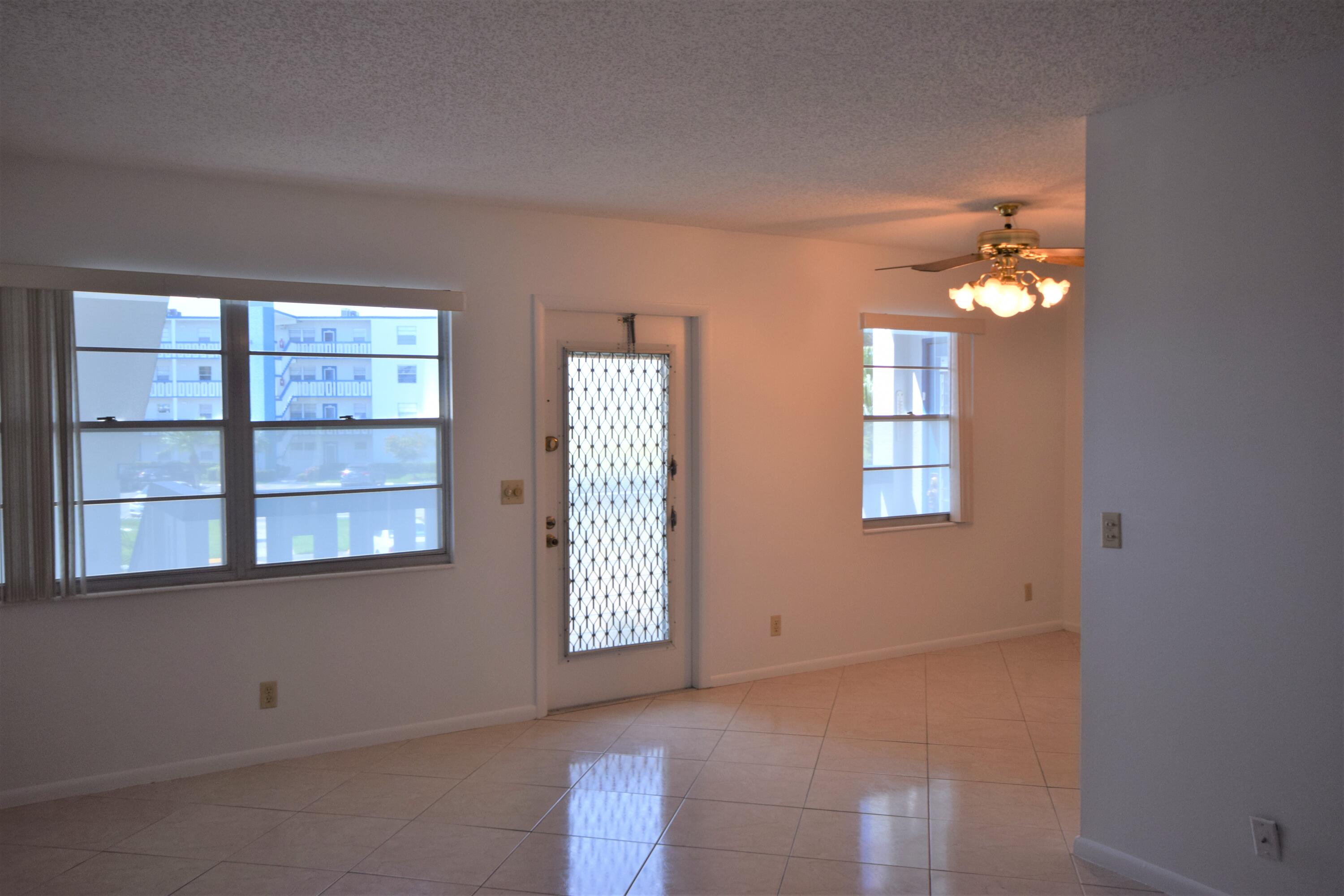 2019 Lincoln A Boca Raton, FL 33434 - Photo 6 of 27 DSC_5639