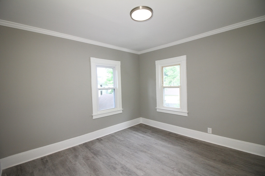 24 Fairmount Street Springfield, MA 01108 - Photo 9 of 10