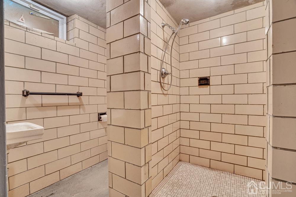 5 Crest Road New Brunswick, NJ 08901 - Photo 33 of 36 Gallery Image 33