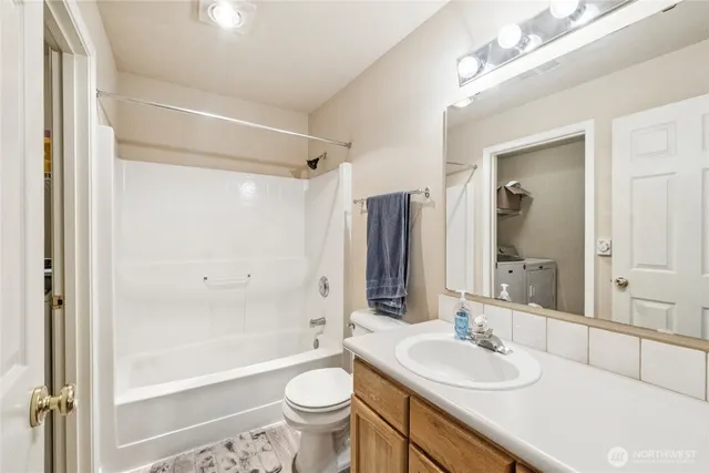 $399,950 | 2001 120th Place Southeast, Unit 2204, Everett, WA 98208