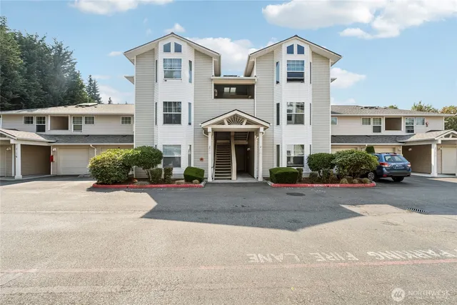 $399,950 | 2001 120th Place Southeast, Unit 2204, Everett, WA 98208