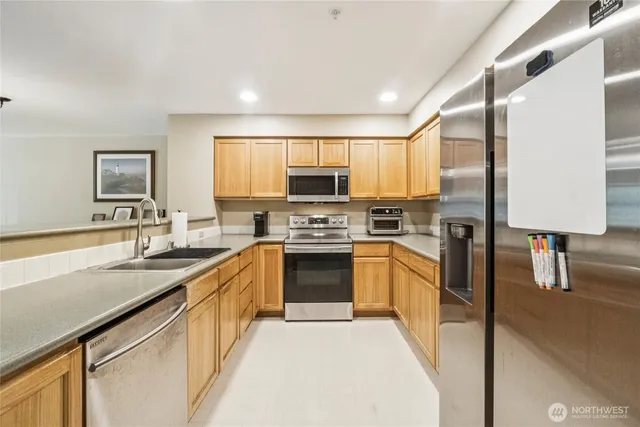 $399,950 | 2001 120th Place Southeast, Unit 2204, Everett, WA 98208