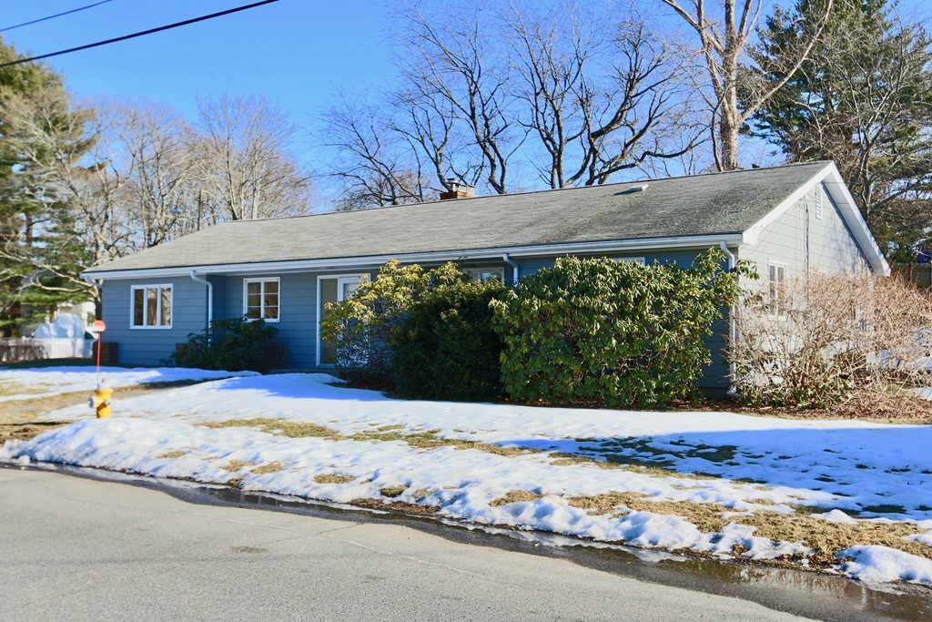 34 Old Salem Road Marblehead, MA 01945 - Photo 1 of 11 Gallery Image 1