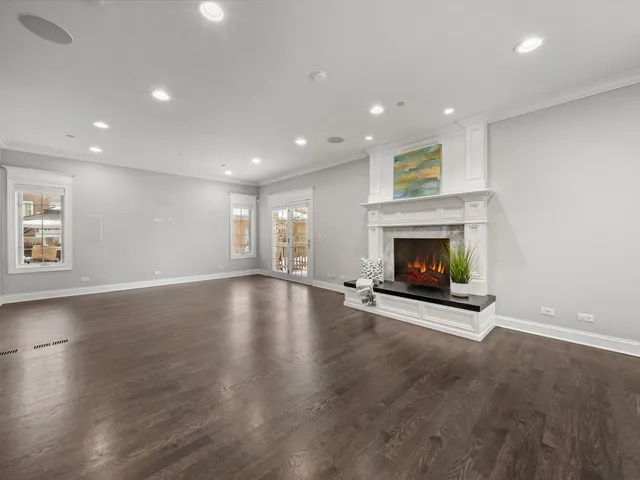 $1,349,000 | 6732 East Prairie Road, Lincolnwood, IL 60712