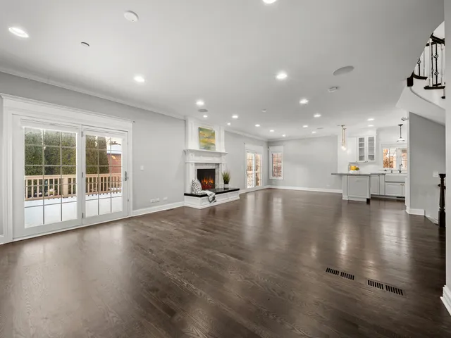 $1,349,000 | 6732 East Prairie Road, Lincolnwood, IL 60712