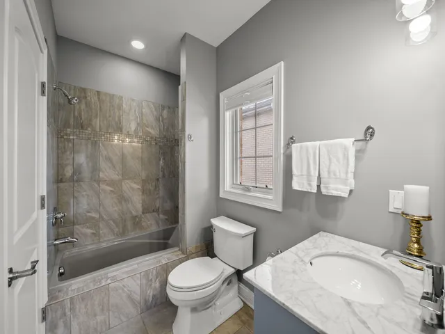 $1,349,000 | 6732 East Prairie Road, Lincolnwood, IL 60712