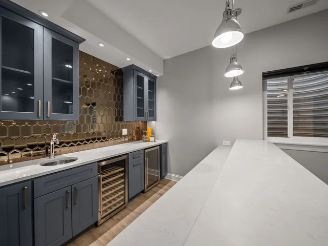 $1,349,000 | 6732 East Prairie Road, Lincolnwood, IL 60712