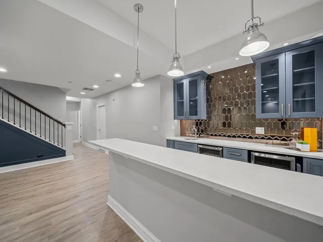 $1,349,000 | 6732 East Prairie Road, Lincolnwood, IL 60712