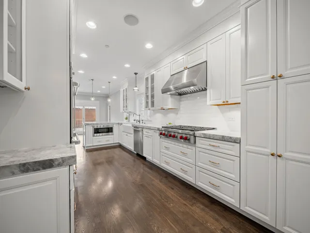 $1,349,000 | 6732 East Prairie Road, Lincolnwood, IL 60712