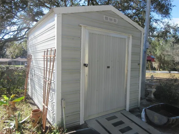 $134,900 | 5888 Southeast 164 Avenue, Ocklawaha, FL 32179